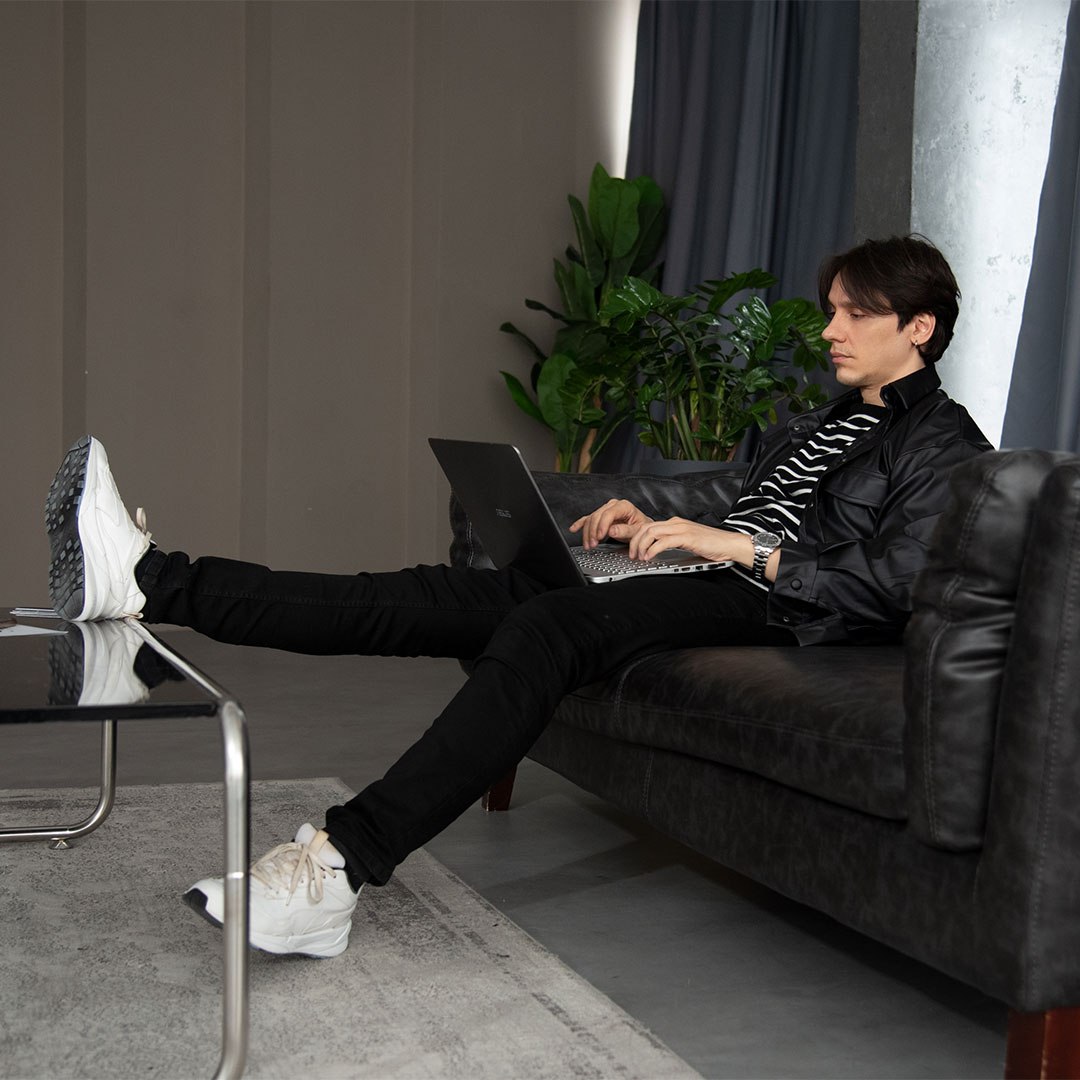 Самый главный мой инсайт за 10-летний опыт в интернет-продажах - это то, что мы продаём людям, а значит продавать надо по-людски: