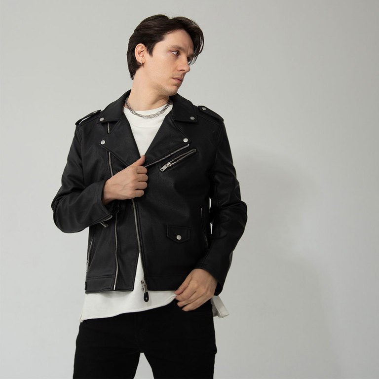 ‍А ещё у нас в головах сидит убеждение, что “Скромнее надо быть”, которое работает на автомате и мешает делать деньги: