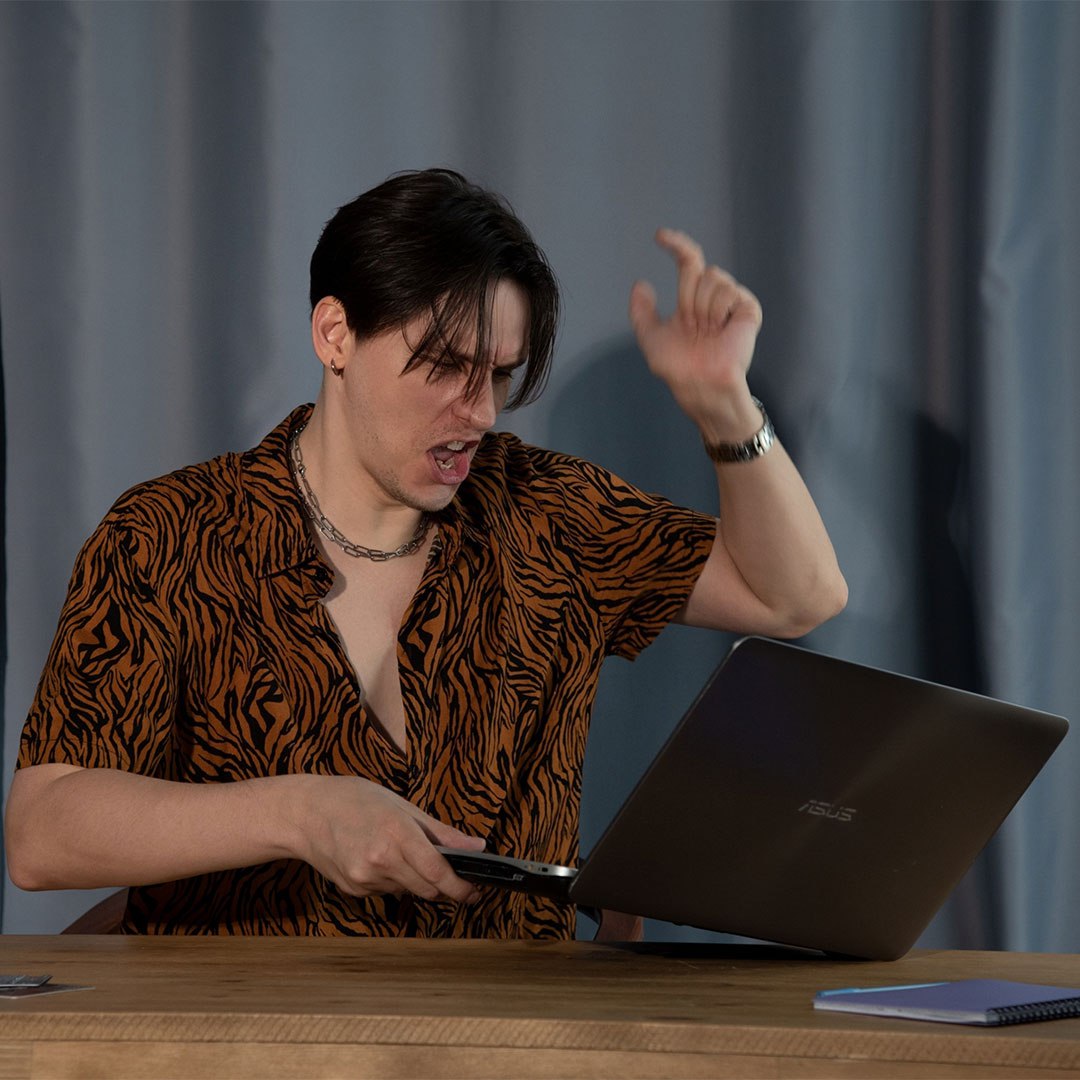 Решил собирать фишечки, как определить негативщика с первых строк, чтобы особо не тратить на него время: