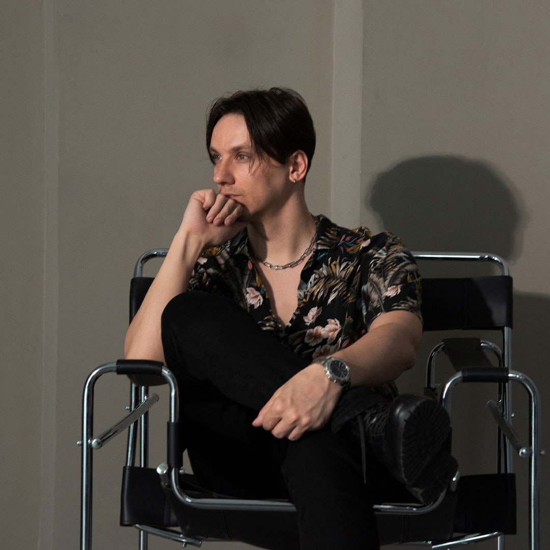 Знаете бывает такая штука, когда в голове конфликтуют две мысли: