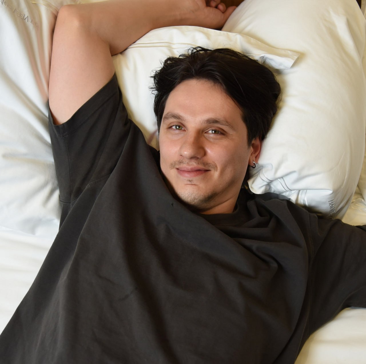 Непомню... А я тебе рассказывал, что люблю в кроватке поваляться?